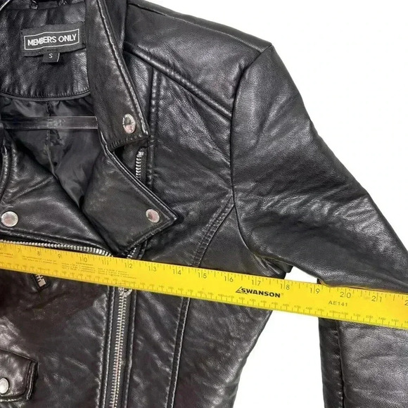 Members Only Womens S Black ASYM Zip Cropped Faux Leather Bomber Moto Jacket Y2K - Picture 10 of 16